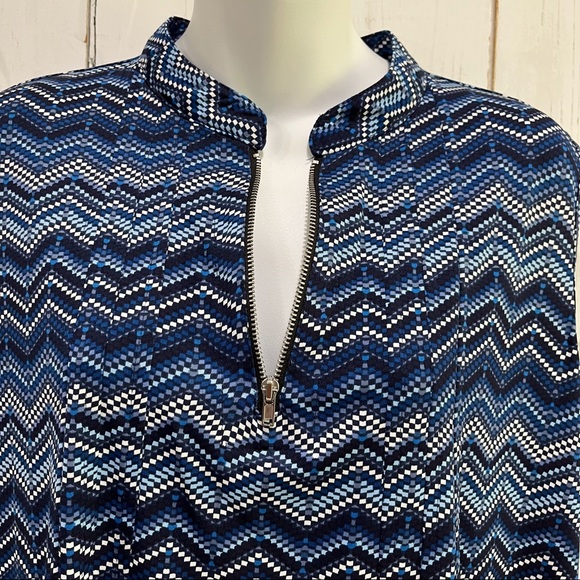 New Directions Blue & White Geometric Chevron Sleeveless Top, SzL - Picture 6 of 15